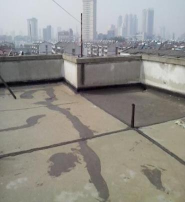 德格漏水维修 楼顶漏水是什么原因，楼顶漏水维修方法是什么?
